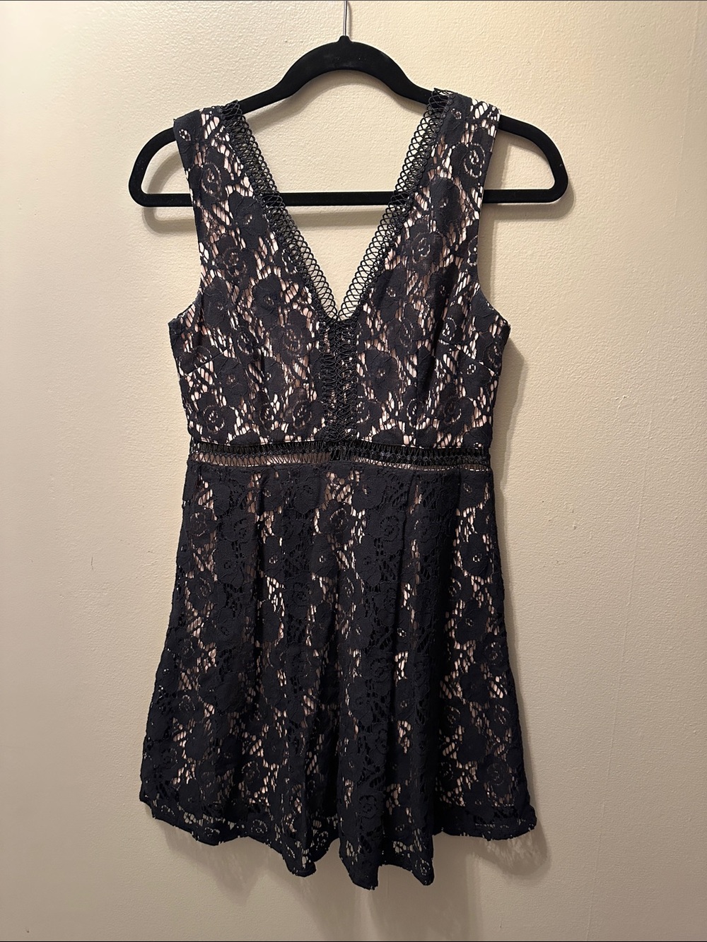 Mi Amore Black Lace Mini Dress